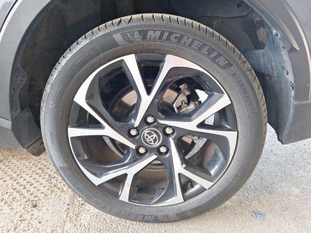 TOYOTA C-HR 1.8 Hybrid E-CVT Dynamic