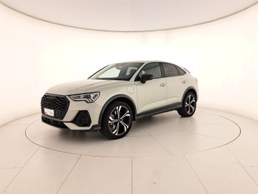 Audi Q3 sportback 45 1.4 tfsi e identity black s-tronic