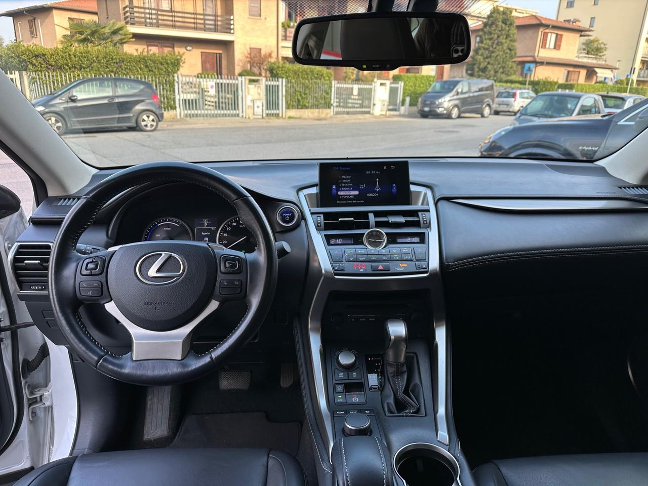 Lexus NX 300h 2.5 Executive cvt UNIPR.