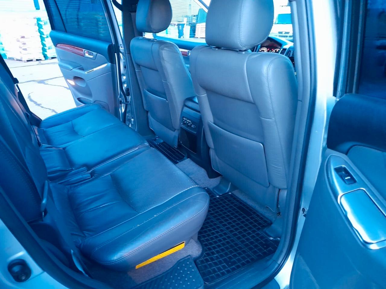 Toyota Land Cruiser 8 POSTI 3.0 D-4D 5p. aut. Wagon