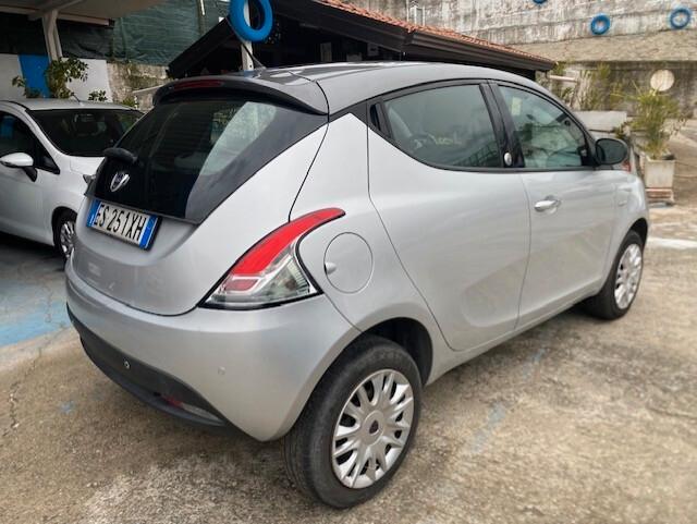 Lancia Ypsilon 0.9 TwinAir 85 CV 5 porte Metano Ecochic Gold