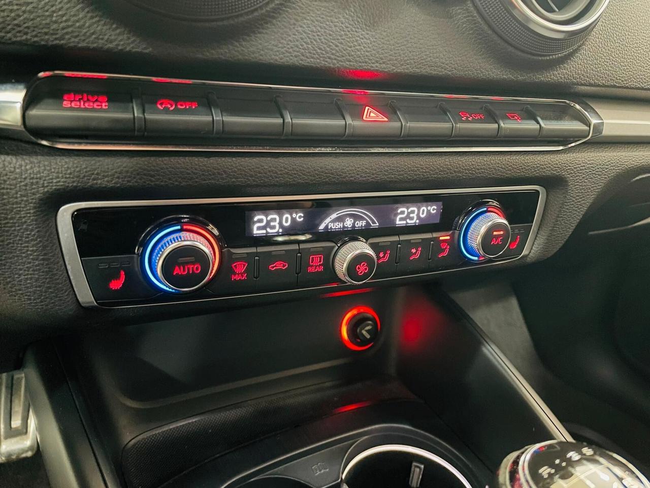 Audi A3 Sedan 1.6 TDI S-Line