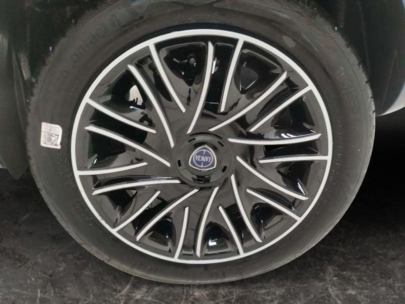 Lancia Ypsilon 1.0 firefly hybrid Oro s&s 70cv