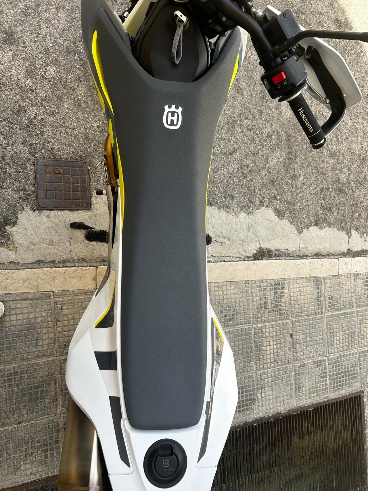 Husqvarna 701 Supermoto