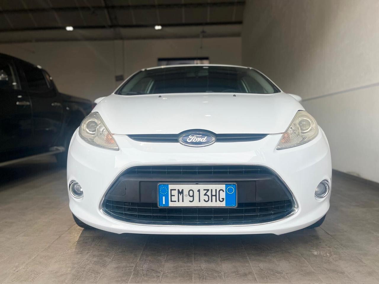 FORD FIESTA 1.2 60CV TITANIUM *UNICOPRO* *2012*