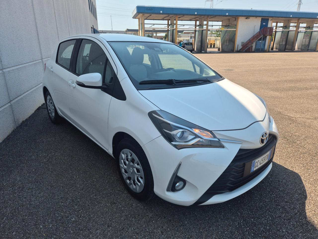 Toyota Yaris 1.0 Benzina Euro 6 NEOPATENTATO