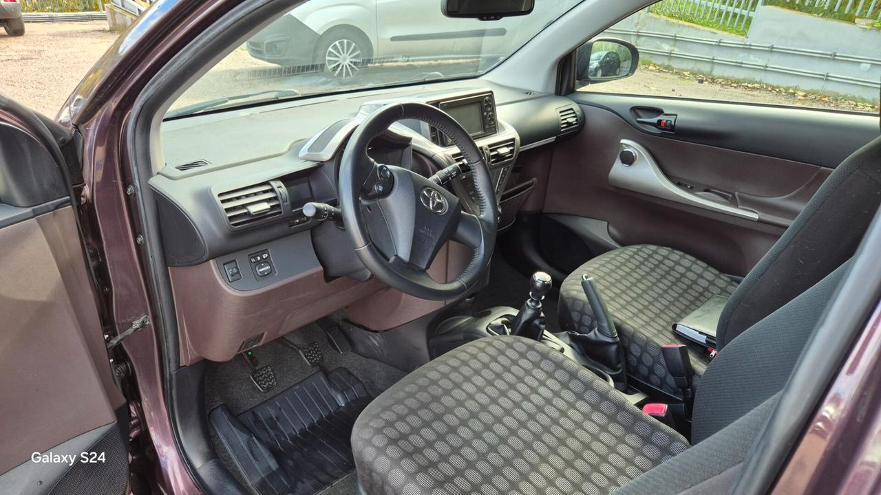 Toyota iQ 1.0 CVT Lounge