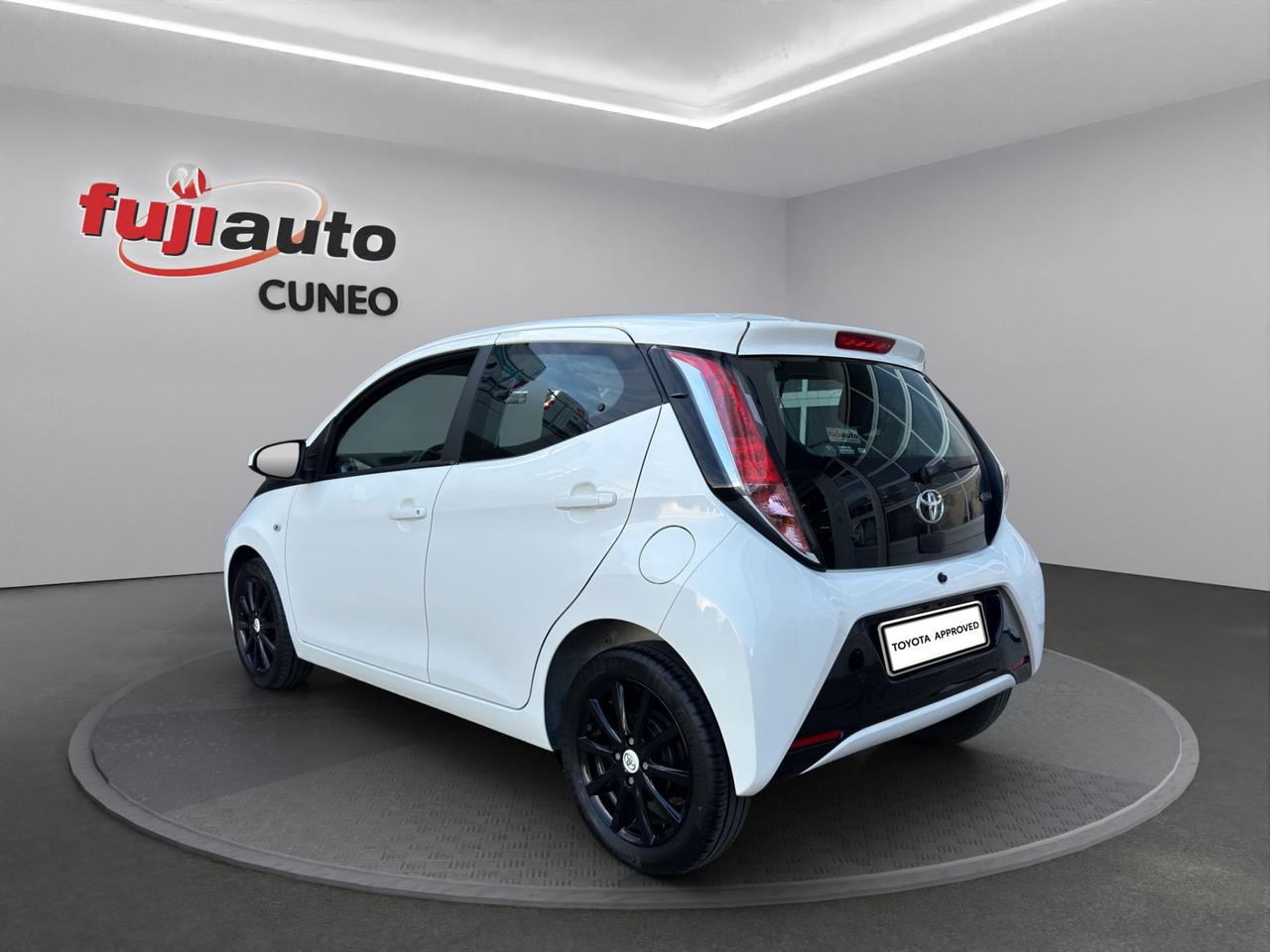 Toyota Aygo 5p 1.0 x-play my15