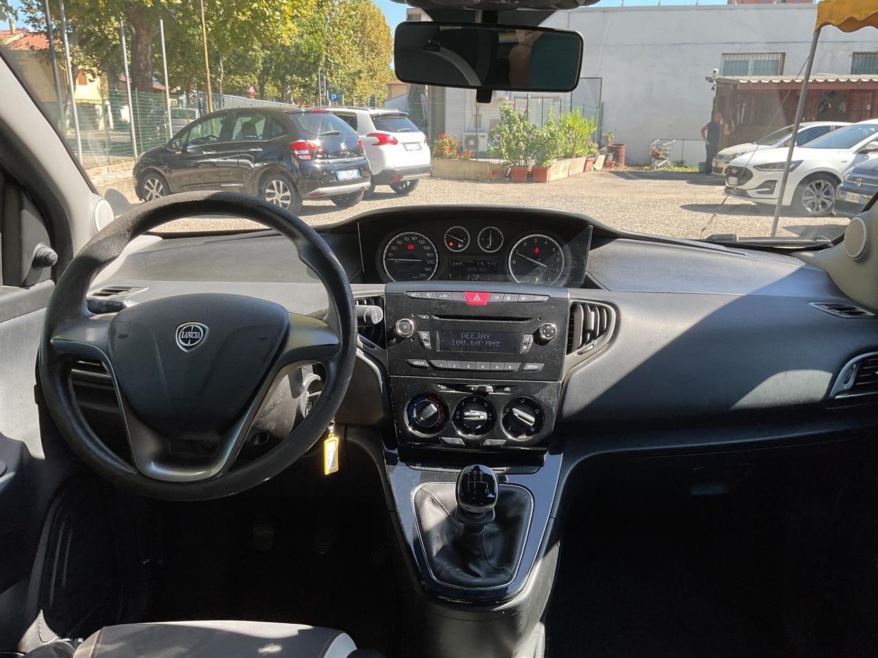 Lancia Ypsilon 1.2 5porte GPL Ecochic Gold OK NEOPATENTATI