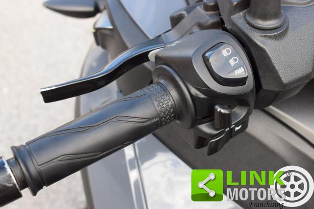 YAMAHA Tricity 300 ABS GARANZIA CASA MADRE!