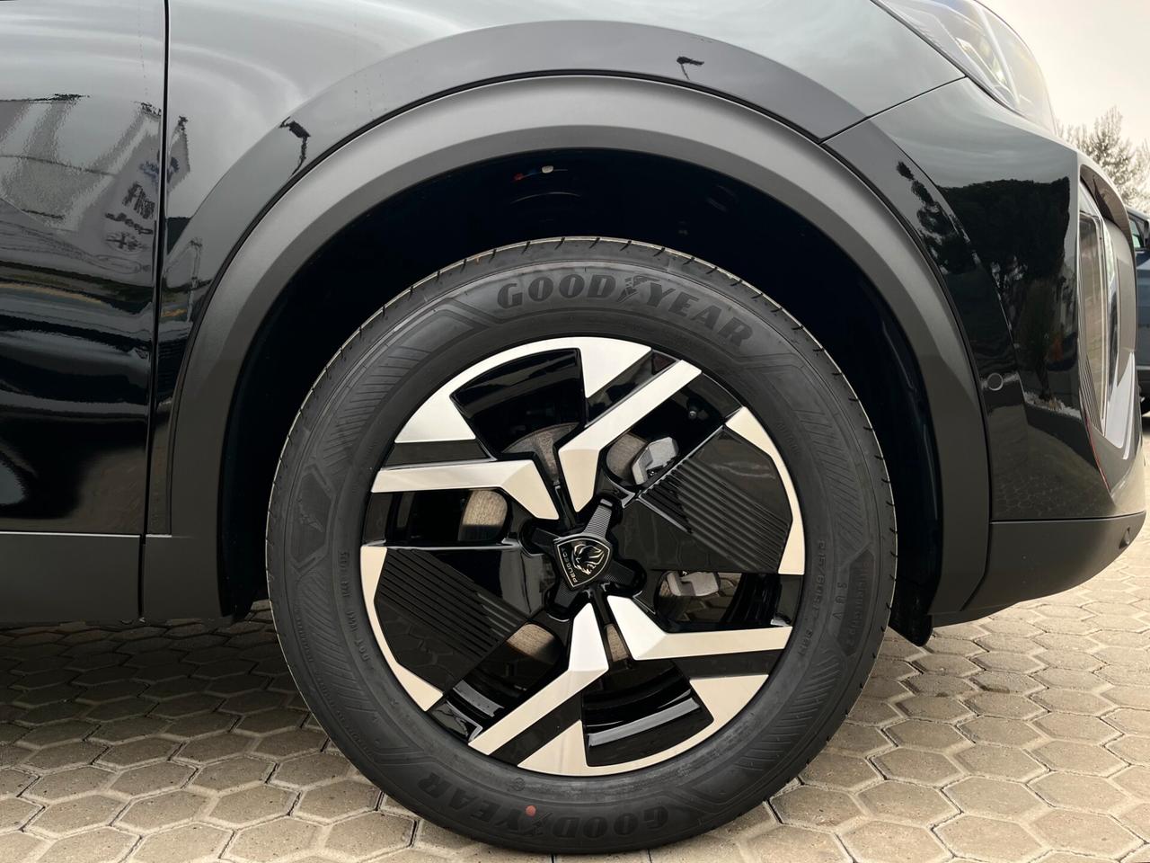 Peugeot 2008 1.2 puretech Allure s&s 100cv Km0