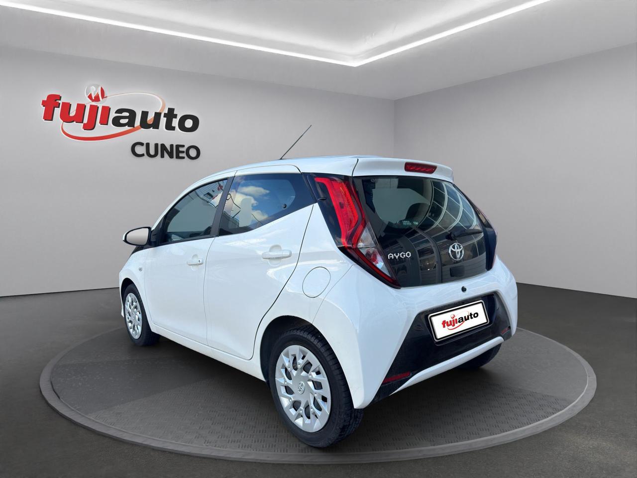 Toyota Aygo 5p 1.0 x-play 72cv