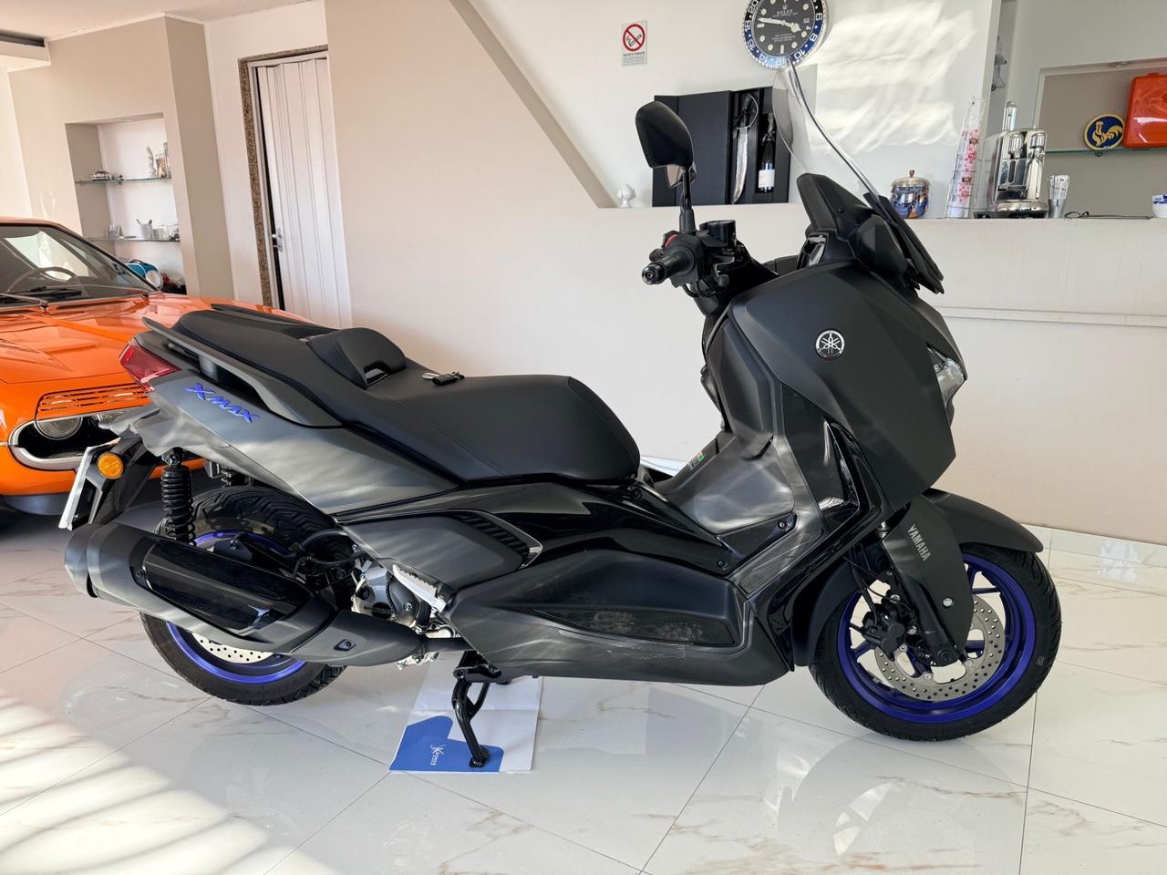 Yamaha X-Max 300