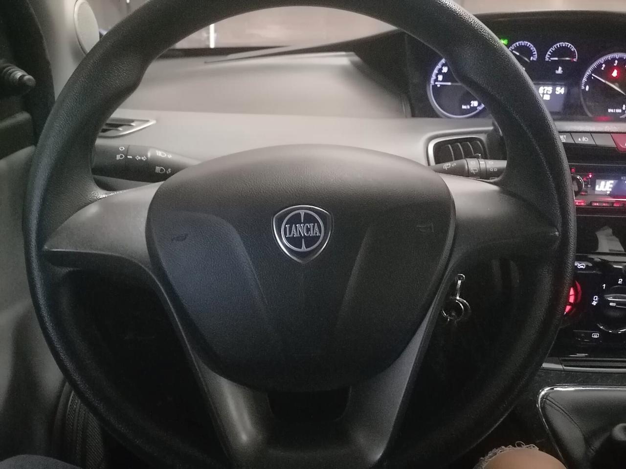 Lancia Ypsilon 1.2 69 CV 5 porte Gold Platinum