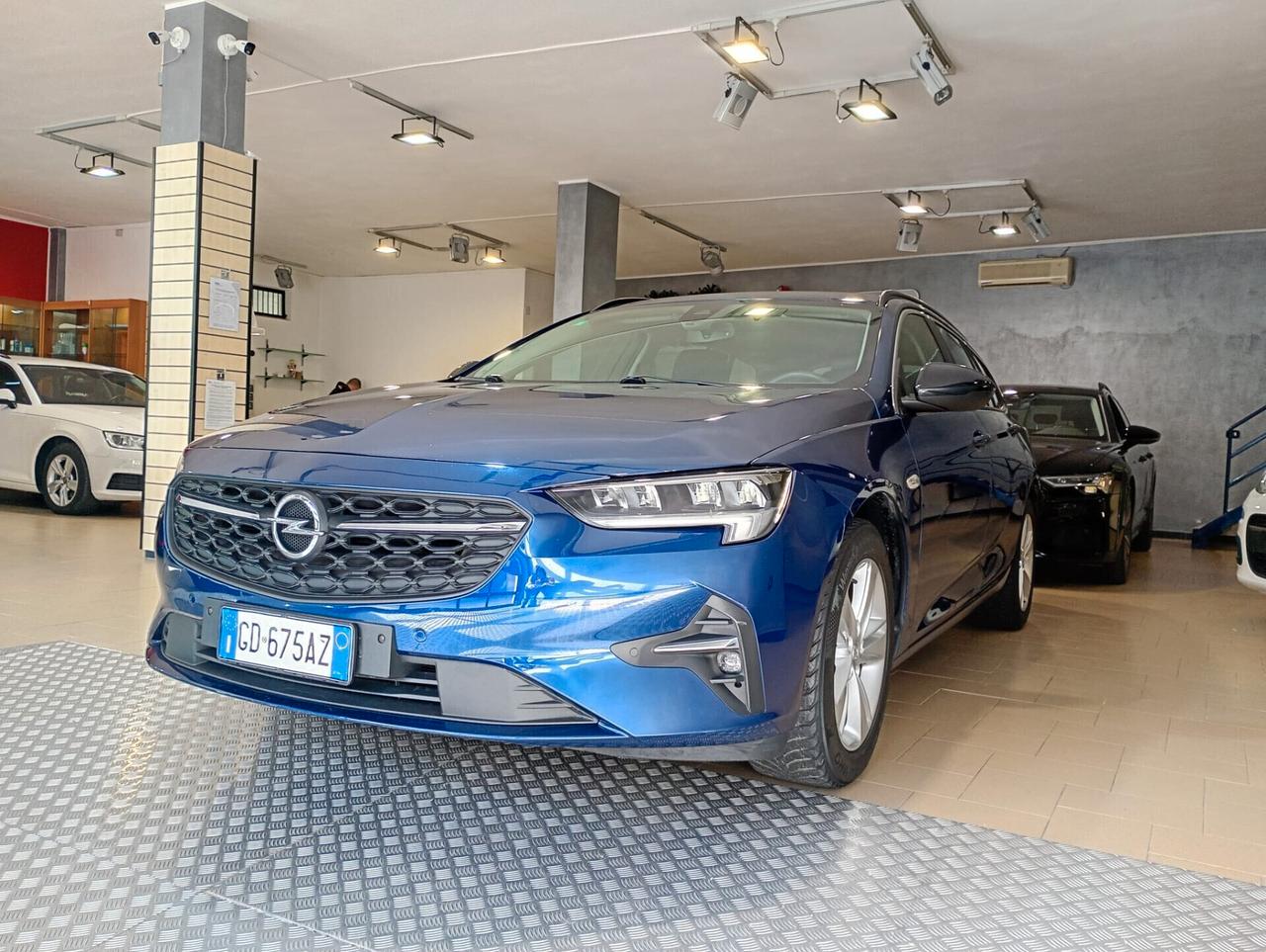 Opel Insignia Station Wagon 174CV Business – Prezzo Promo €9.900