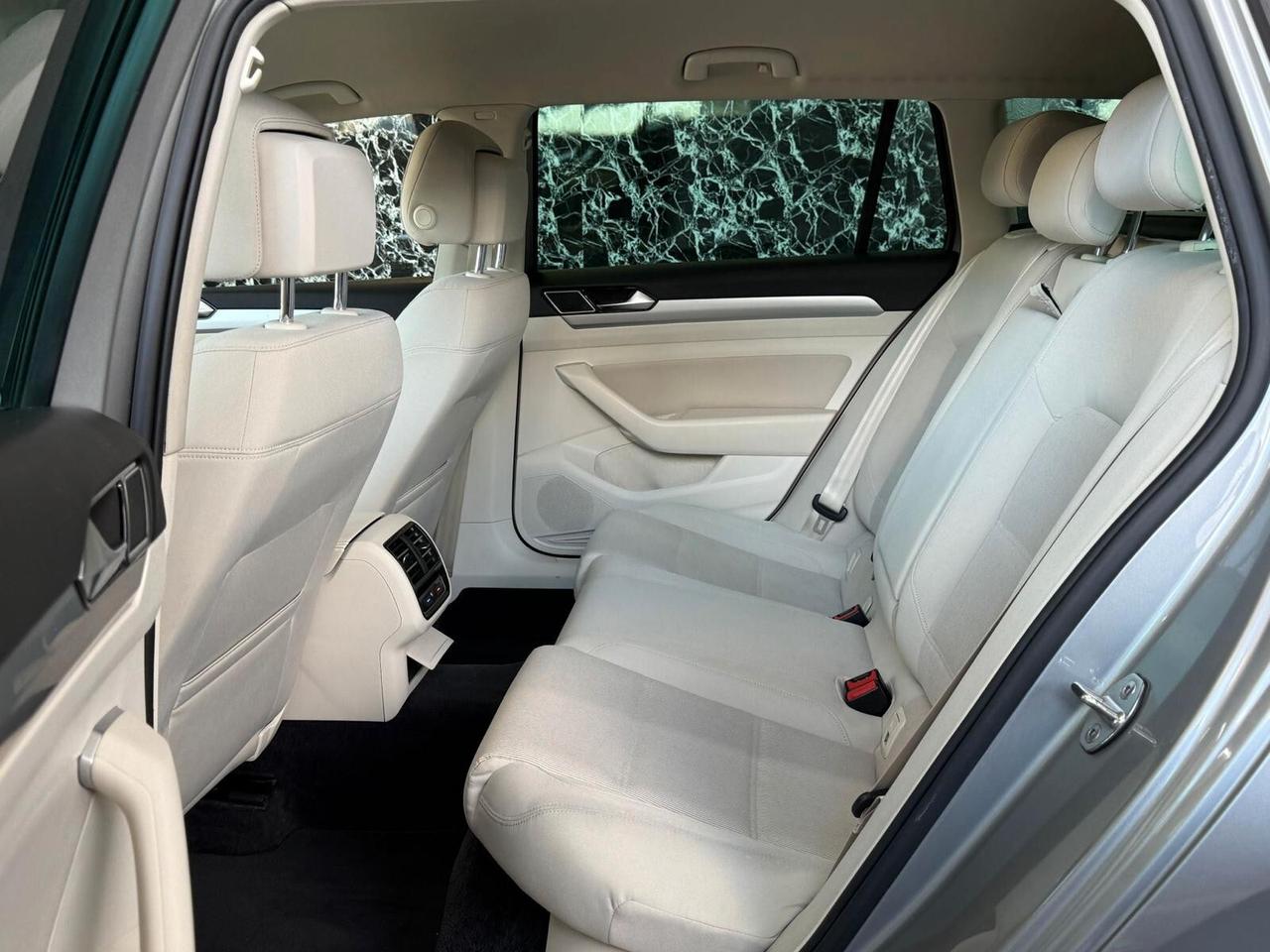 Volkswagen Passat Variant 1.6 TDI DSG Comfortline BlueMotion Tech.