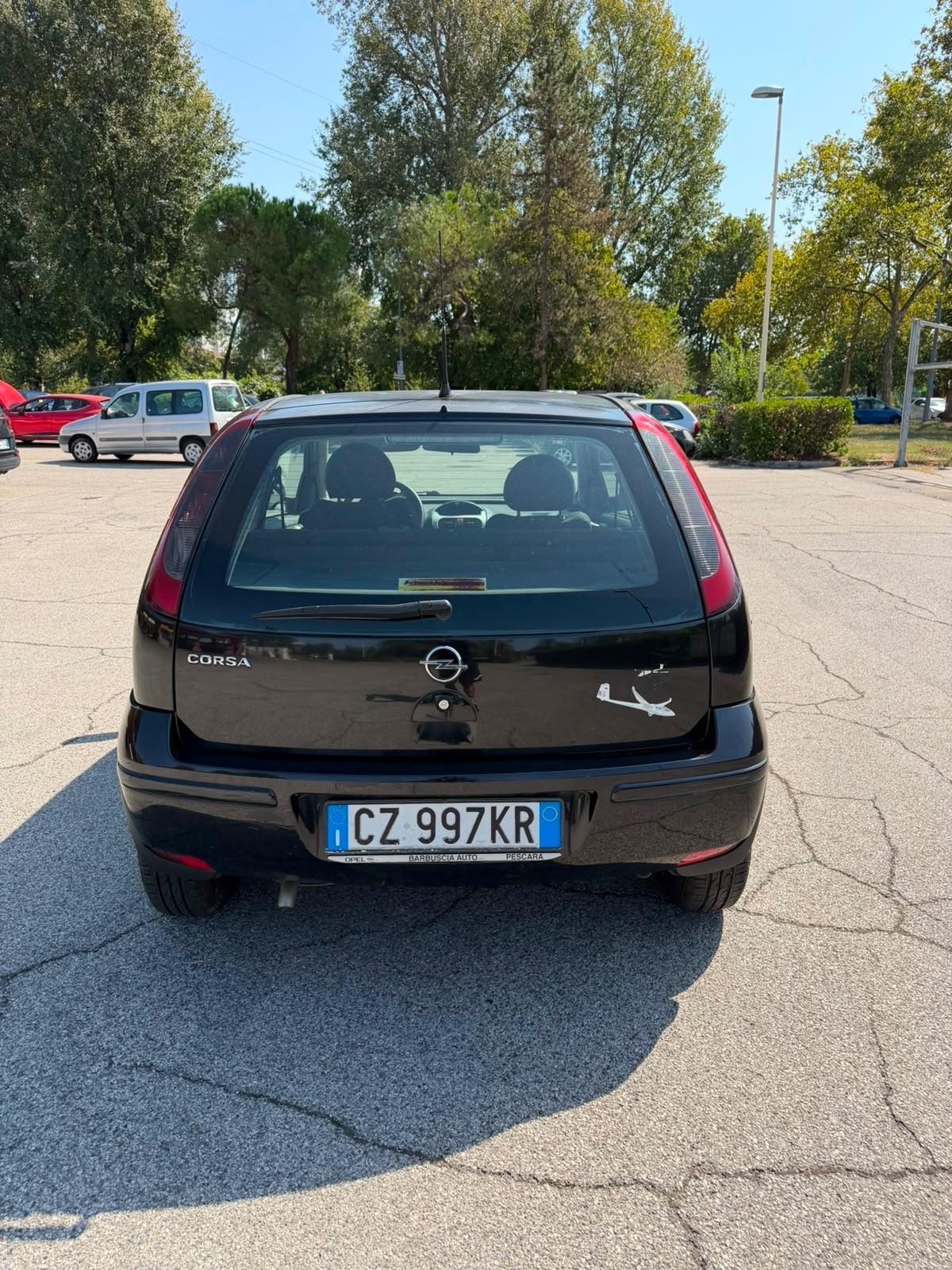 Opel Corsa 1.0 12V 3 porte // 25.000 km ///pari al nuovo