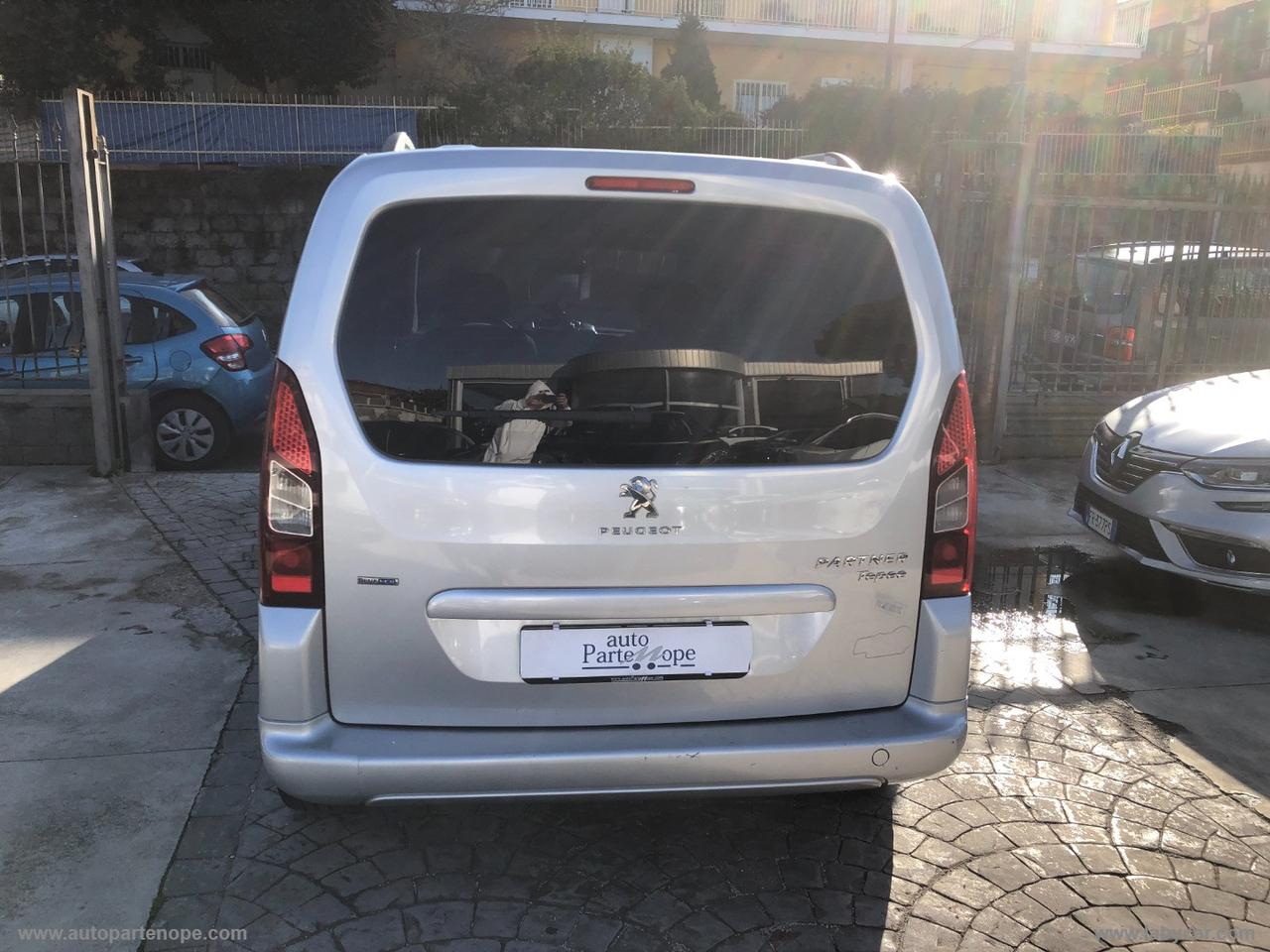 PEUGEOT Partner Tepee BlueHDi 100 Outdoor