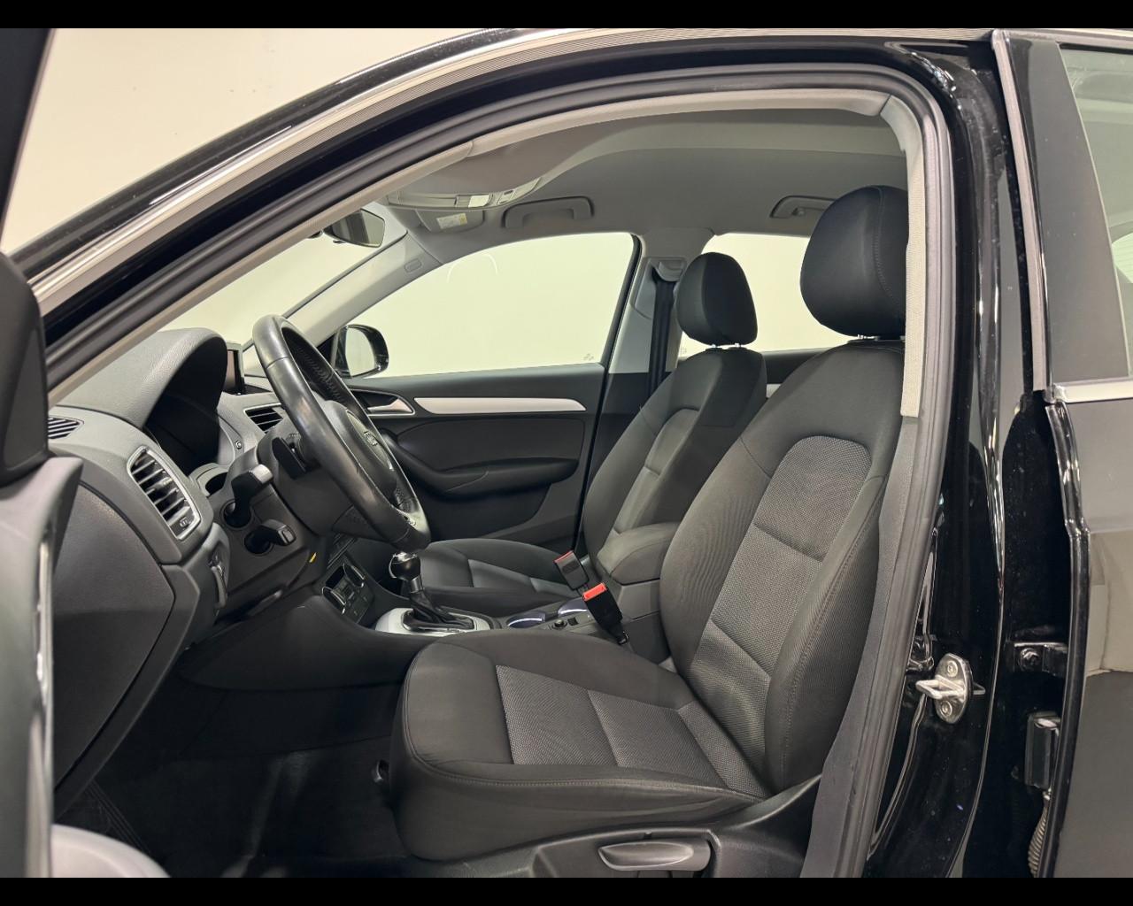 AUDI Q3 2.0 TDI S-TRONIC BUSINESS