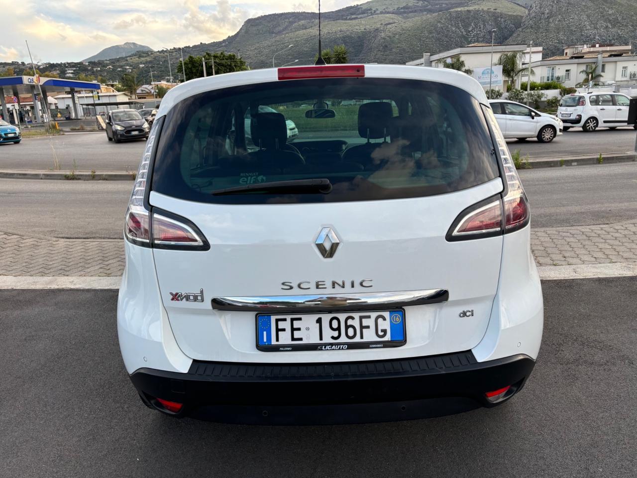 Renault Scenic Scénic XMod dCi 110 CV EDC Bose
