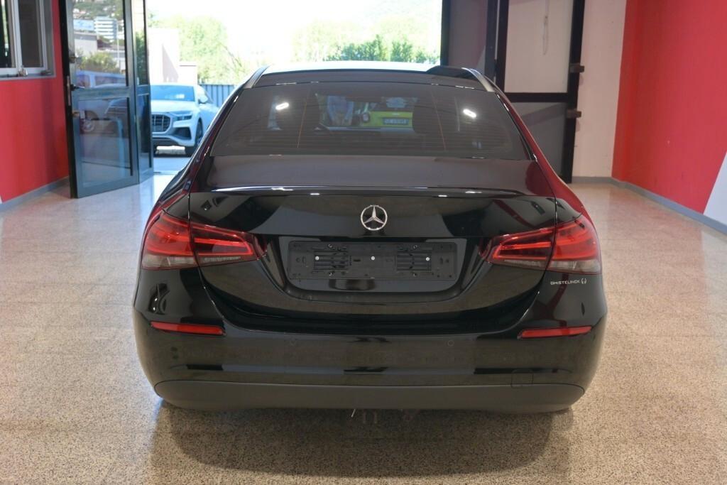 MERCEDES-BENZ A 180D SEDAN 116CV AUTOMATIC BUSINESS SOLUTION ( CRUISE - NAVI PREMIUM - MIRROR - PARK ASSIST - TELECAMERA POST. )