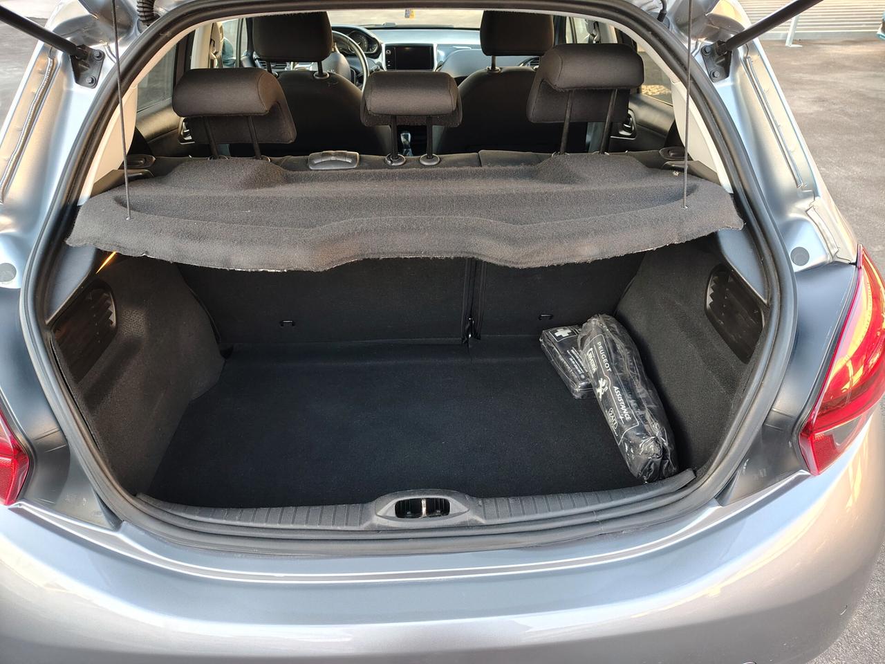 Peugeot 208 PureTech 82 Stop&Start 5 porte Signature