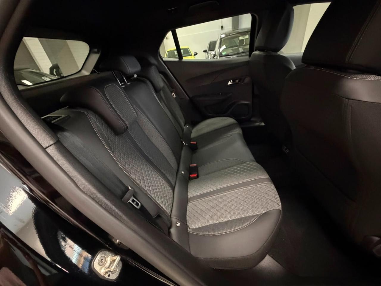 Peugeot 2008 Hybrid 145 e-DCS6 Allure RATE A PARTIRE DA 225 € AL MESE