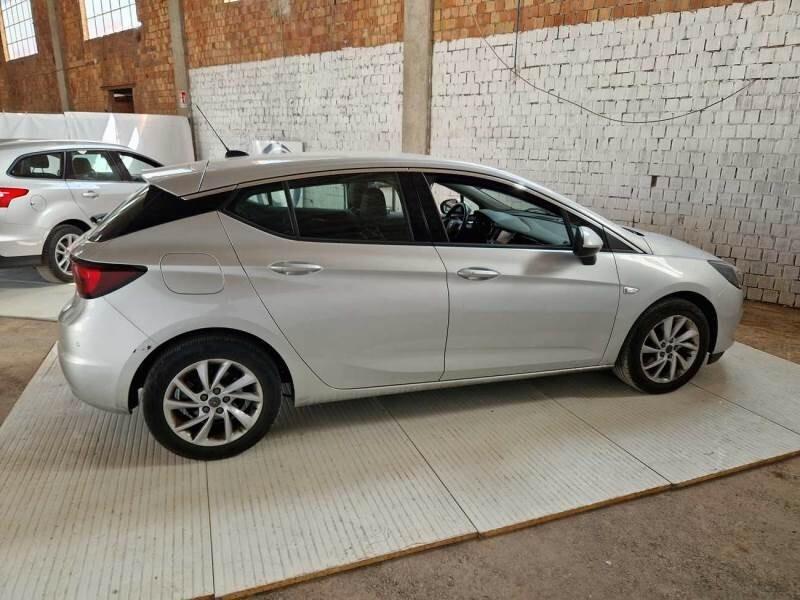 Opel Astra 1.5 CDTI 105 CV - motore da sostituire