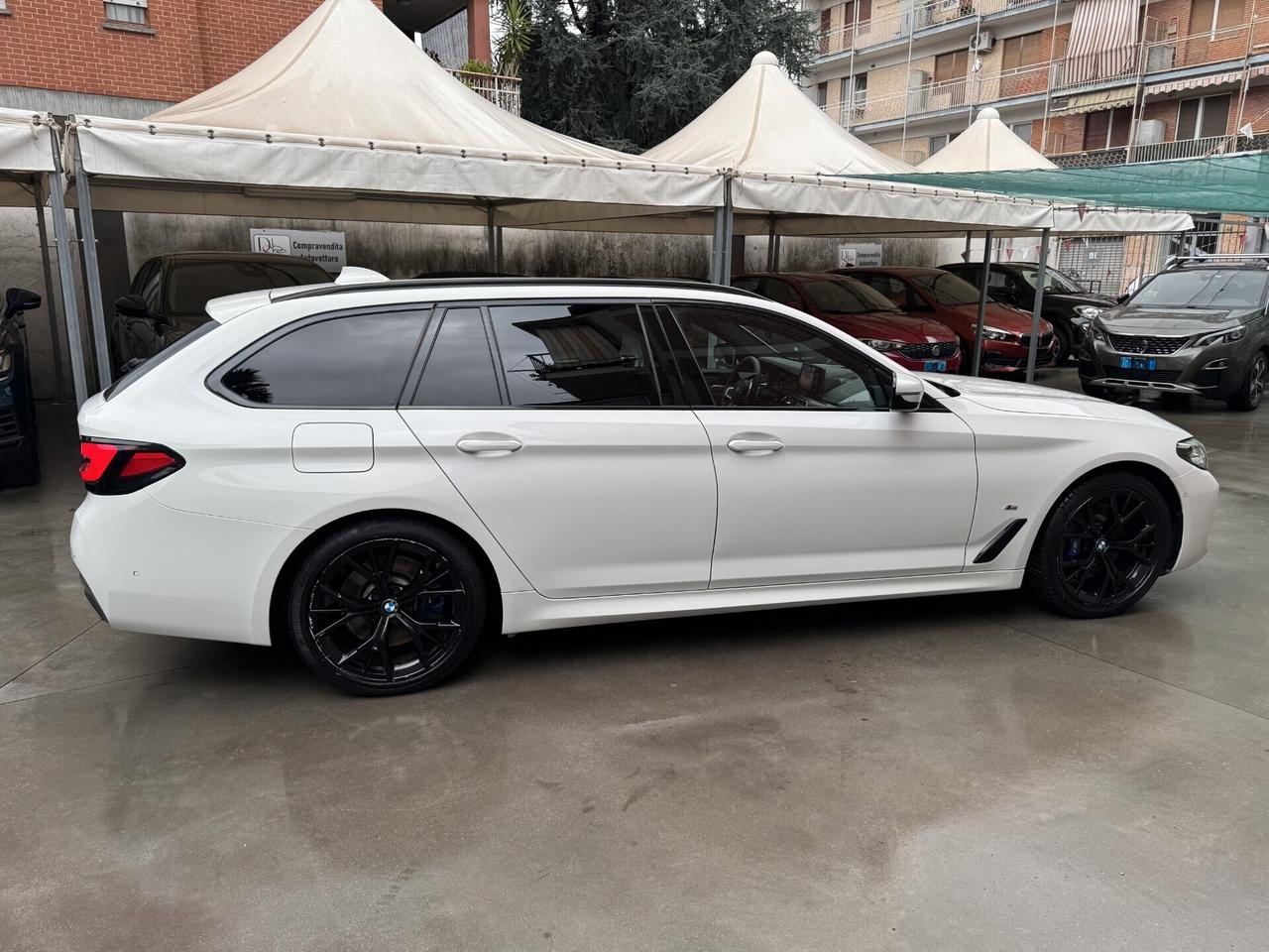BMW 520 G31d Touring LCI mhev 48V xdrive Msport auto