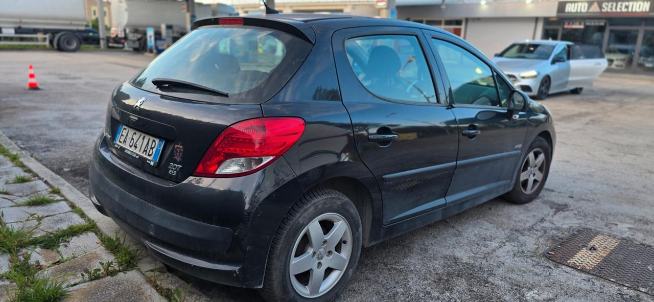 Mercedes Classe B(metano)/Peugoet(GPL.)...per Commercianti
