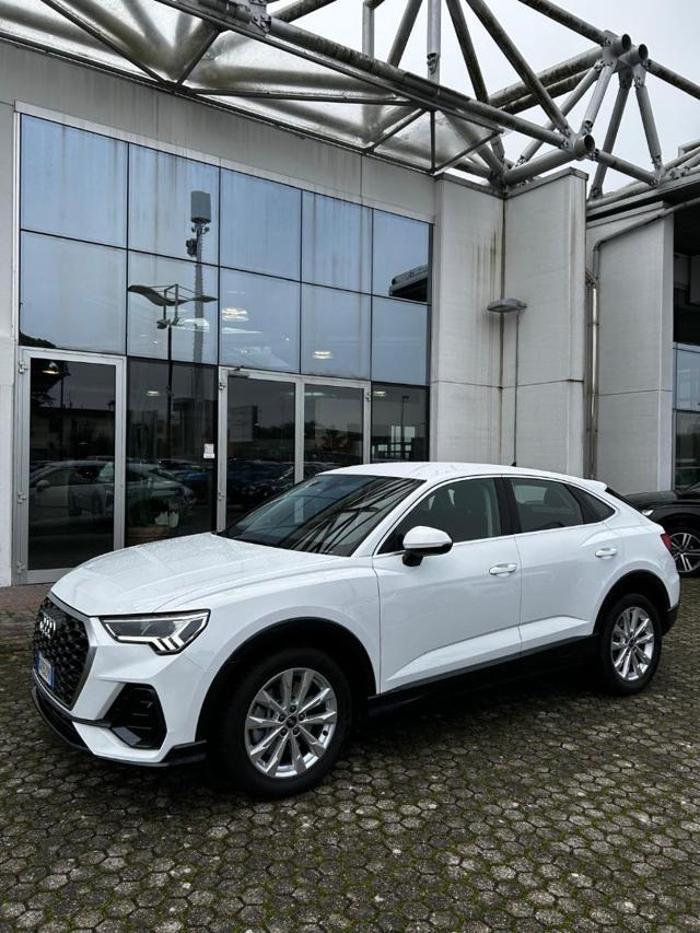 AUDI Q3 SPB 40 TFSI quattro S tronic Business Plus