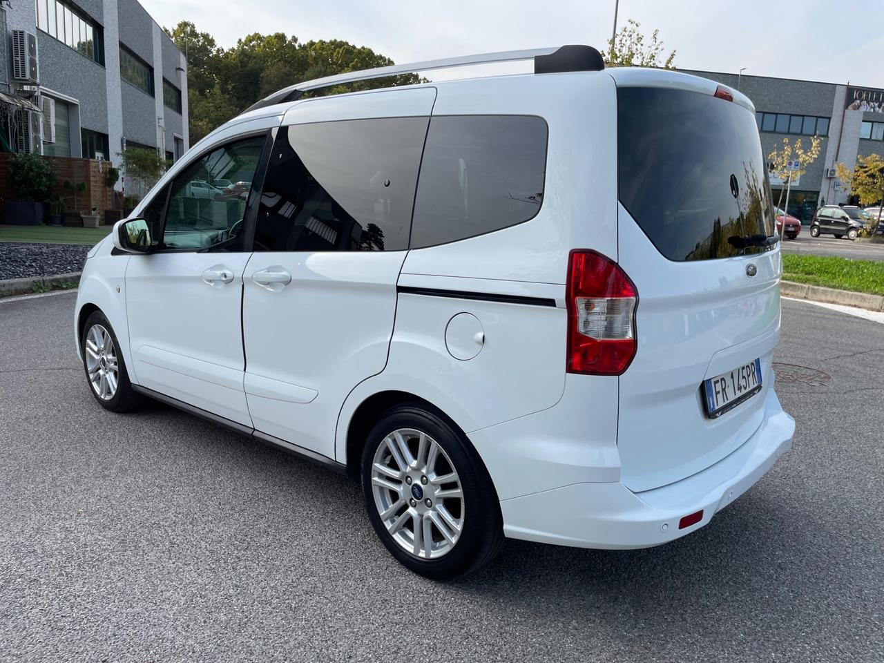 Ford Tourneo Courier 1.5 TDCI 100 CV Sport