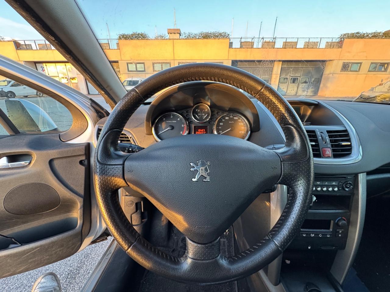 PEUGEOT 207 1.4 HDI NEO PATENTATI 1 PRO 12 MESI DI GARANZIA