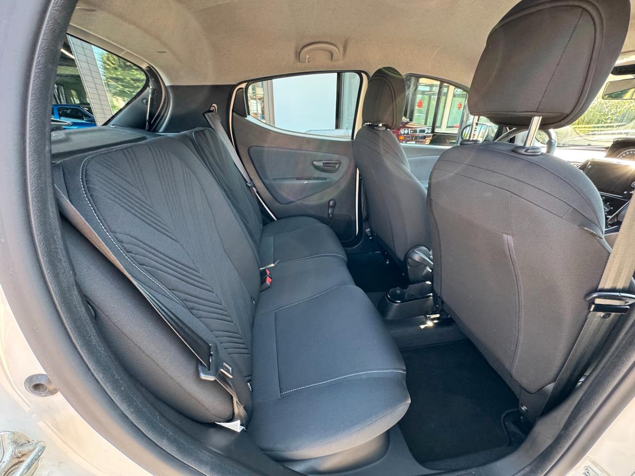 Lancia Ypsilon 1.0 FireFly 5 porte S&S Hybrid Gold