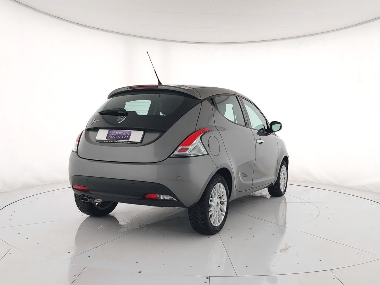 LANCIA Ypsilon 1.2 8v Silver c/clima 69cv NEOPATENTATI+ALCANTARA