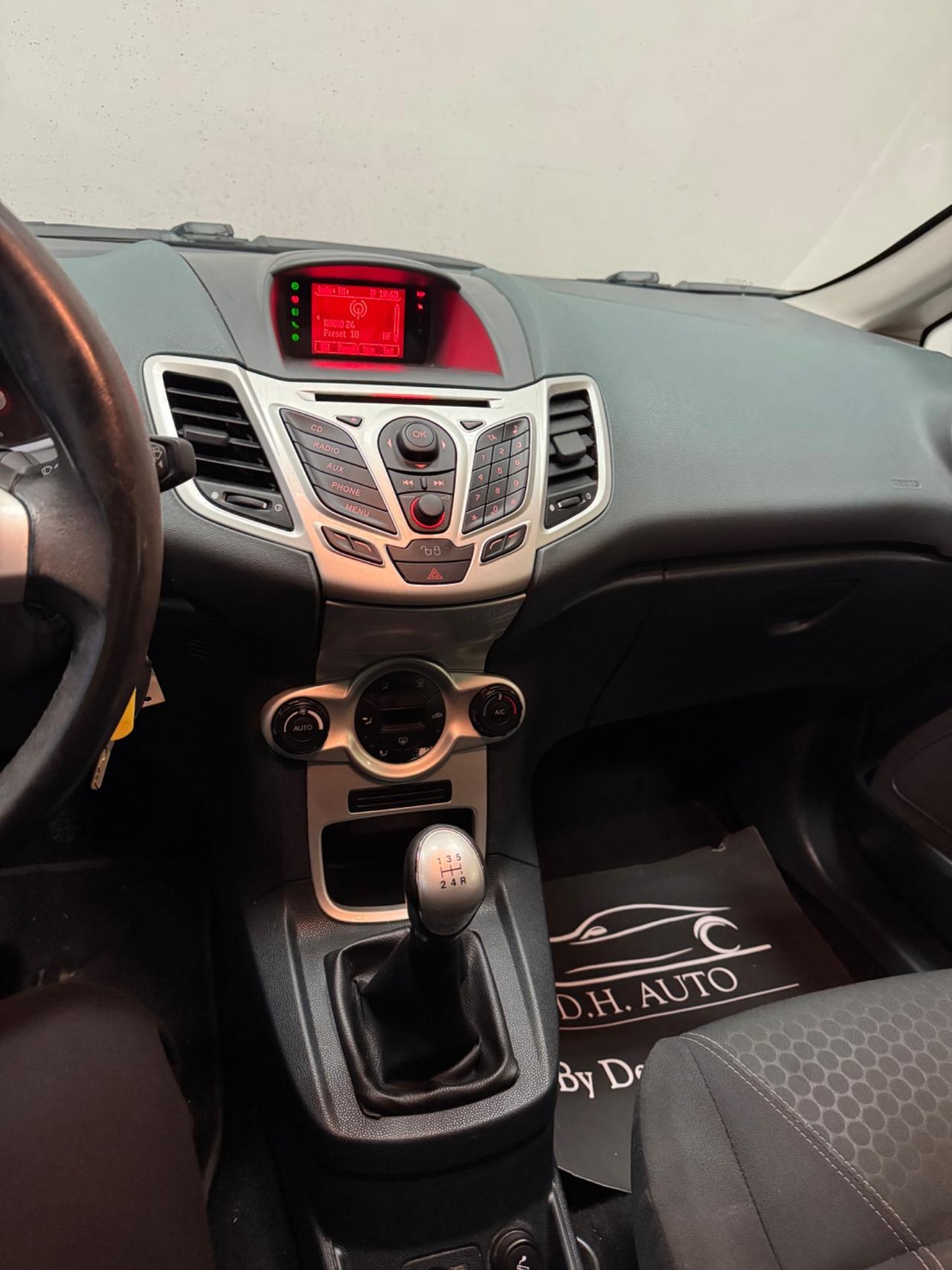 Ford Fiesta 1.6 TDCi 90CV 5 porte DPF Titanium