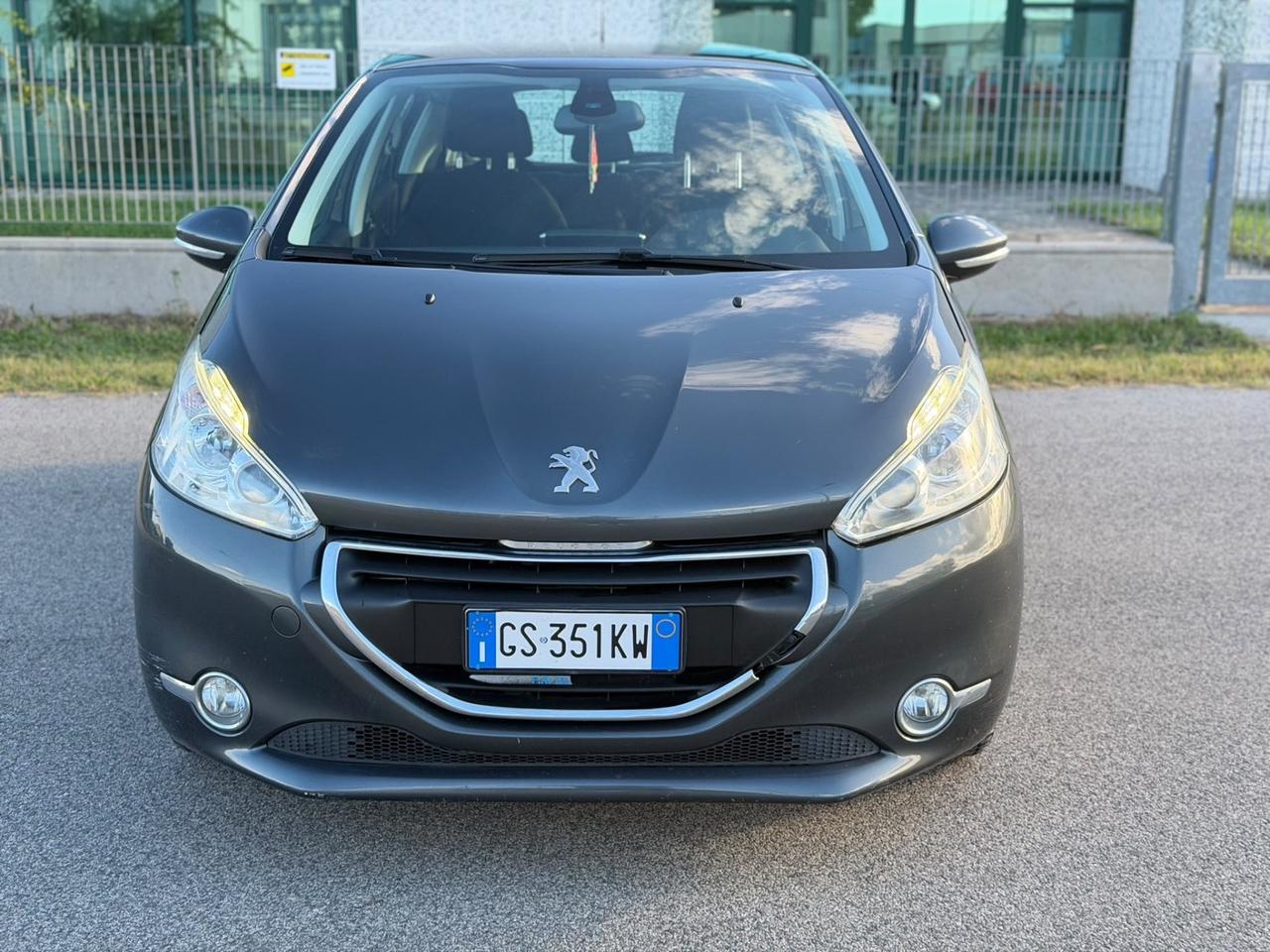 Peugeot 208 1.4 HDi 2014 Allure
