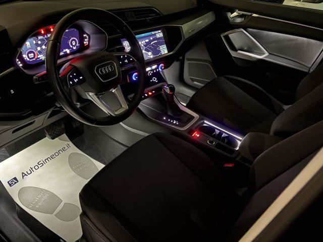 AUDI Q3 35 2.0 TDI S tronic Business COCKPIT