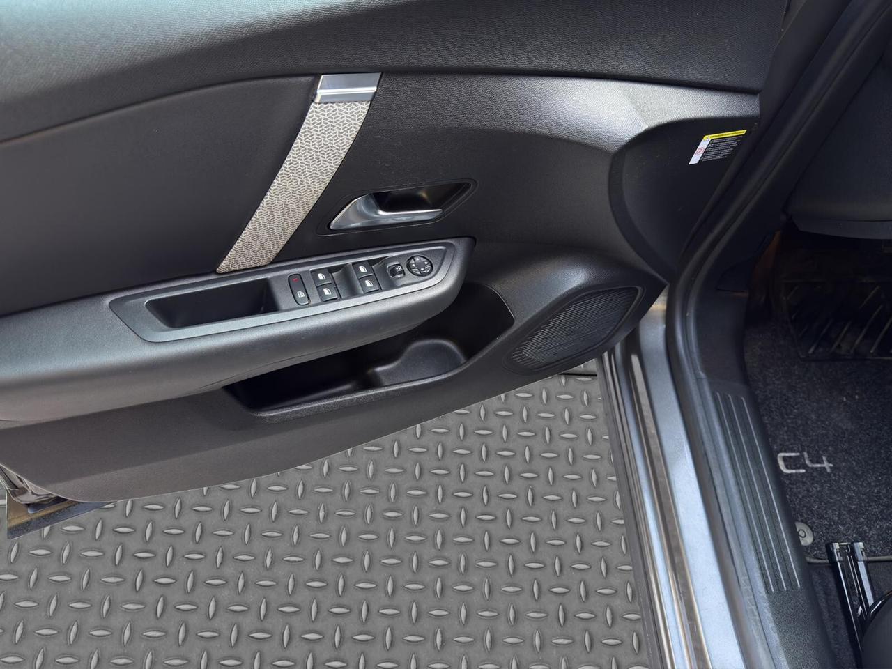 Citroen C4 1.5 bluehdi 130cv Shine automatica 2023