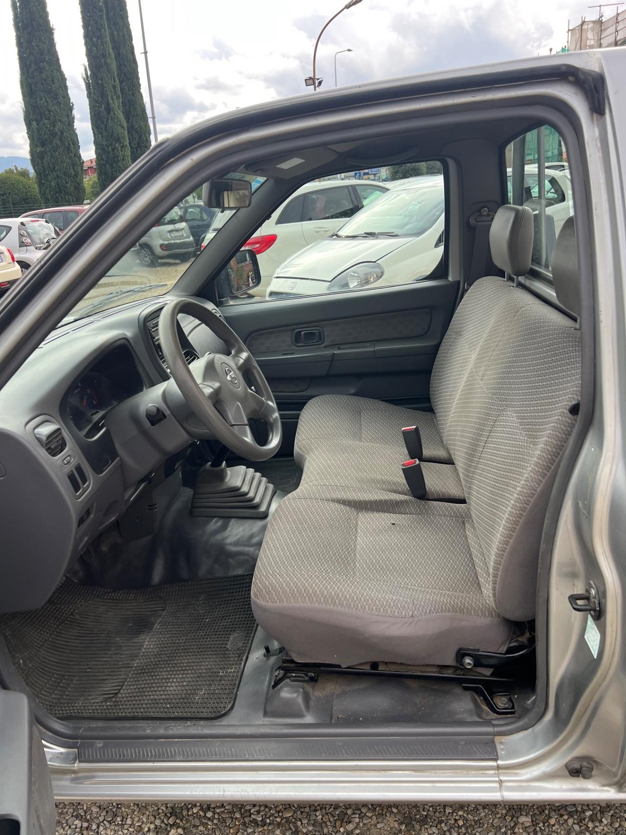 Nissan NP300 2.5 D 2P Cassone Lungo