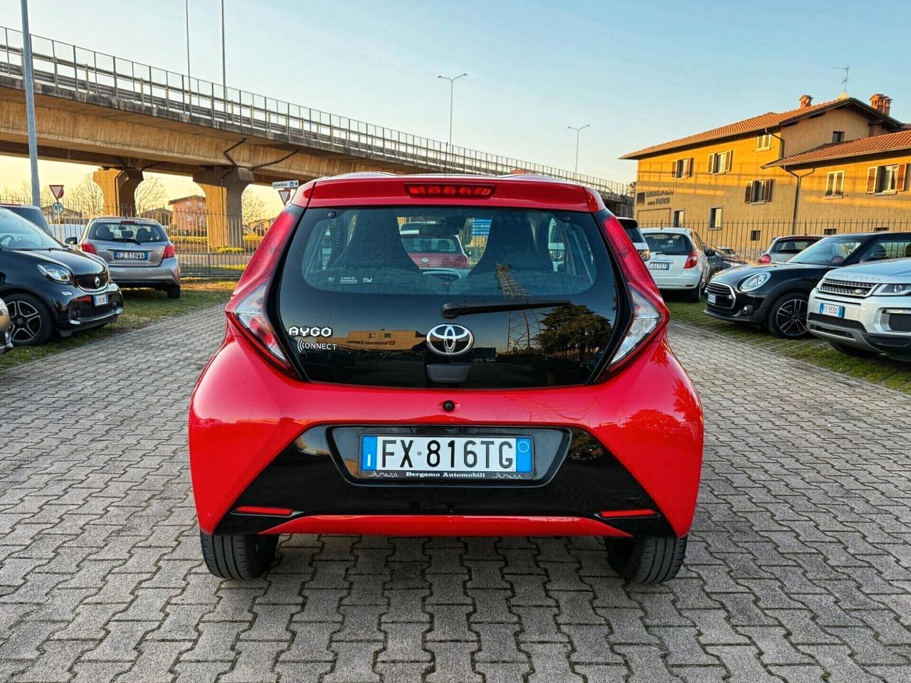 Toyota Aygo 1.0 VVT-i 72 CV 5 porte x-clusiv OK NEOPATENTATI TELECAMERA POSTERIORE CRUISE