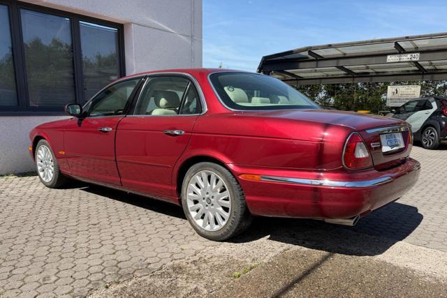 JAGUAR XJ 4.2 BENZINA V8 EXECUTIVE