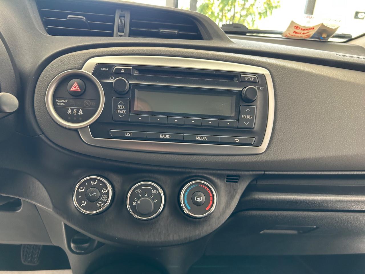 Toyota Yaris 1.0 benzina 51 kw 2014
