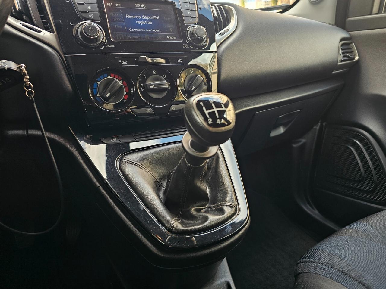 Lancia Ypsilon 1.2 69 CV 5 porte GPL Ecochic Elefantino Blu