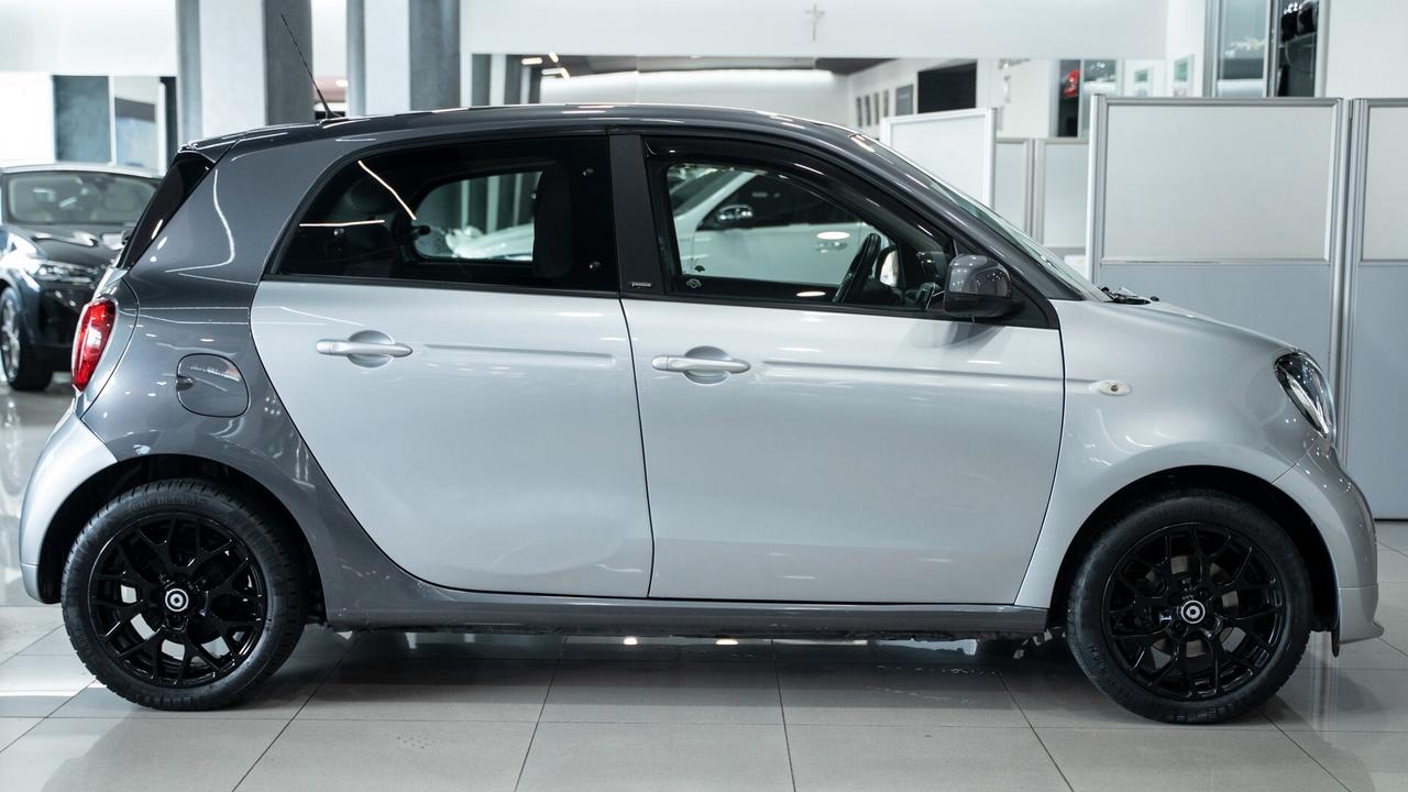 Smart ForFour 0.9 90 CV SUPERPASSION TWINAMIC 16" LED NAVI FULL OPTIONAL