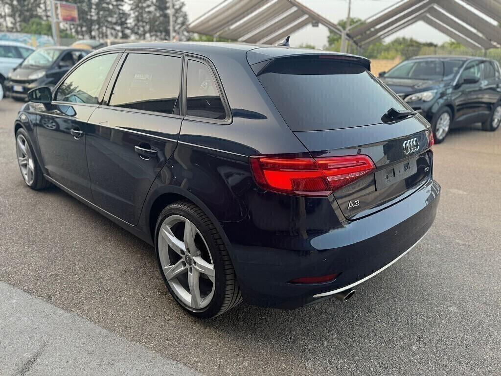 Audi A3 SPB 1.6 TDI 116 CV S tronic Sport cockpit