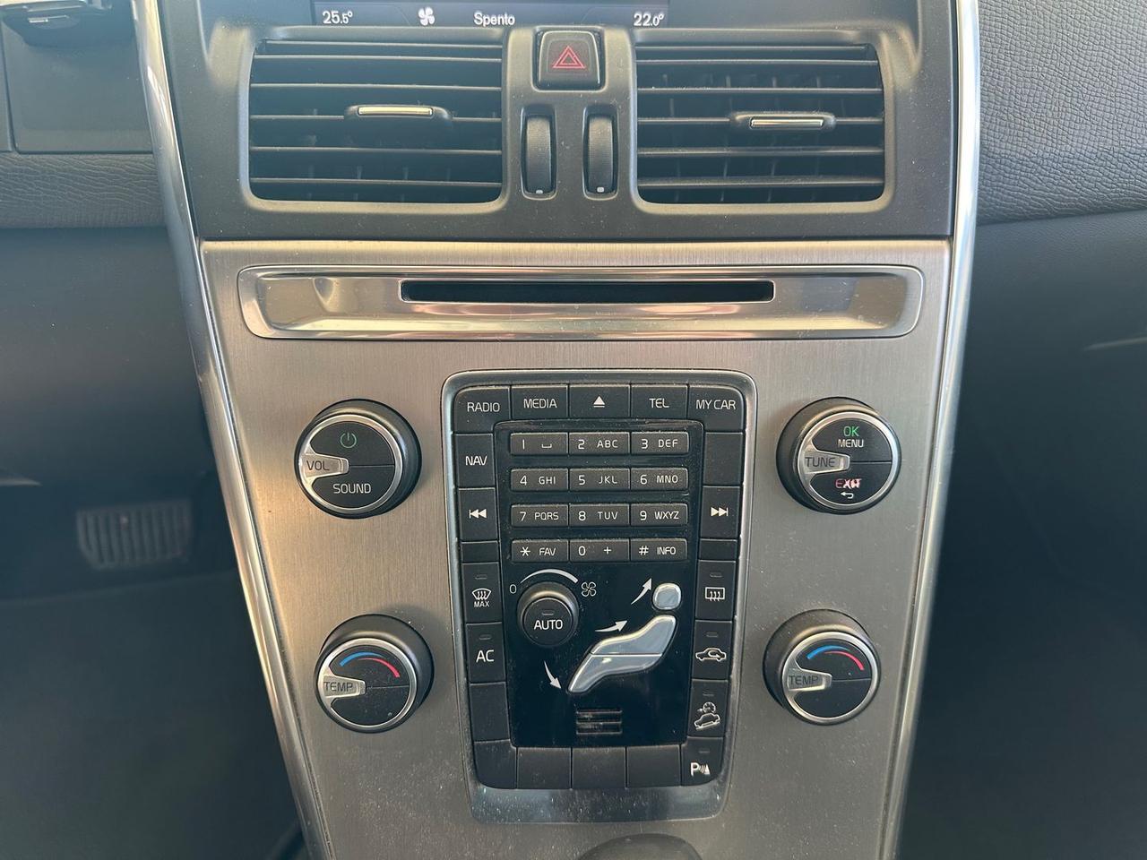 Volvo XC 60 2.4 D3 #7945