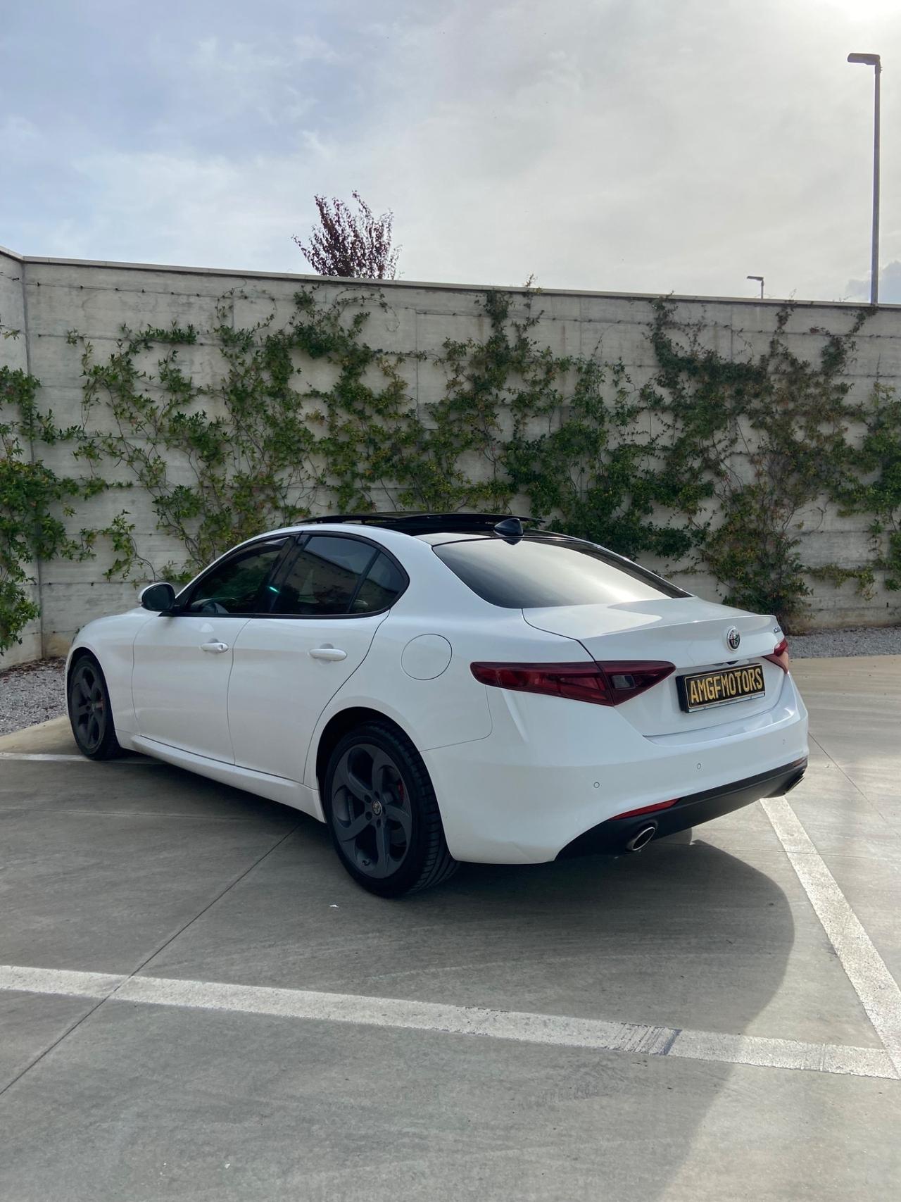 Alfa Romeo Giulia 2.2 Turbodiesel 180 CV Business Sport