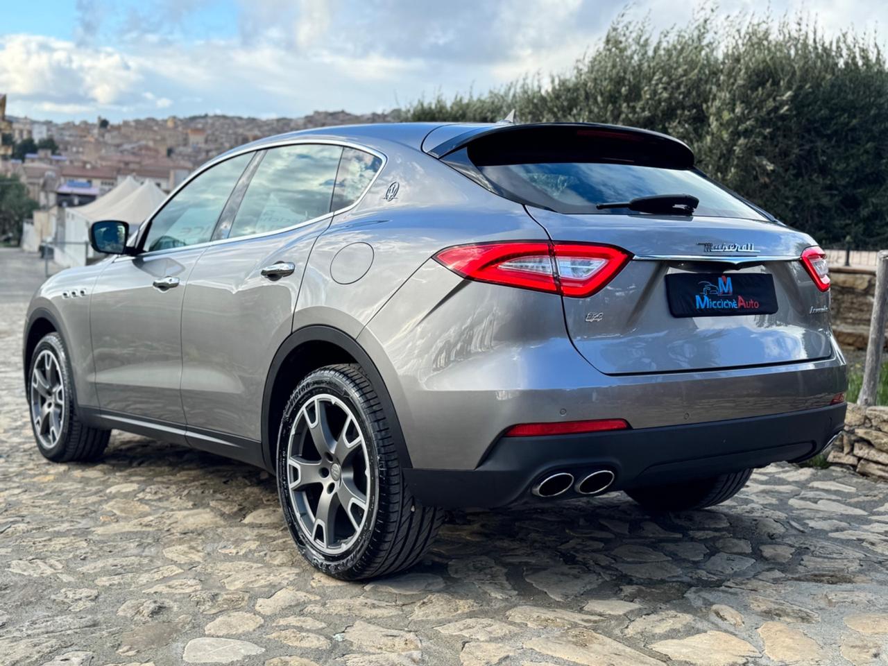 MASERATI LEVANTE 3.0 D V6 275 CV FULL IVA ESPOSTA