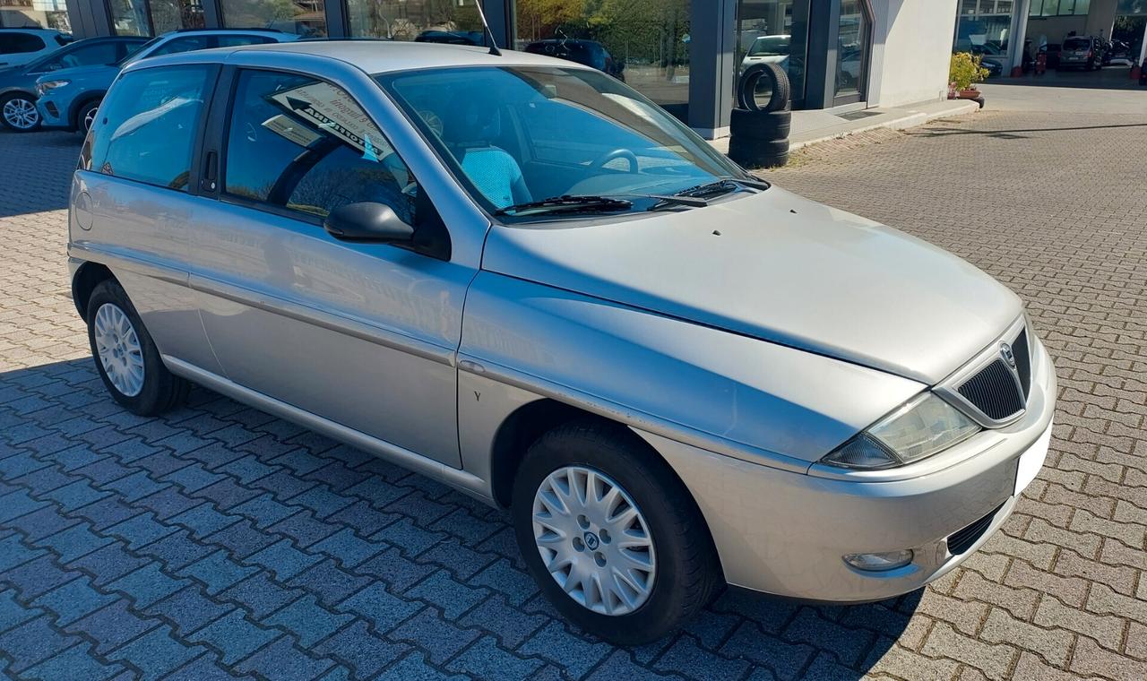 Lancia Y 1.2i cat Unica